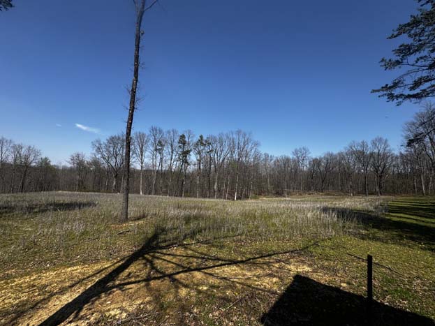 Private easement leading into property