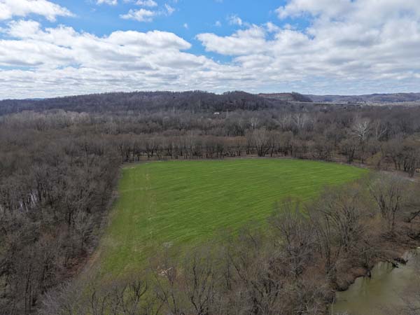 Quiet dead-end road access to land