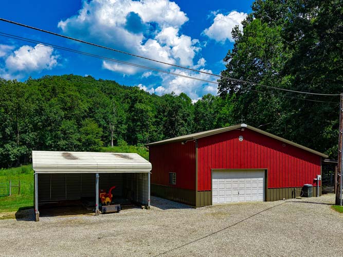 Detached garage with 200-amp service