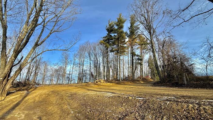 Hunting retreat surrounded by forest in Pike County Ohio