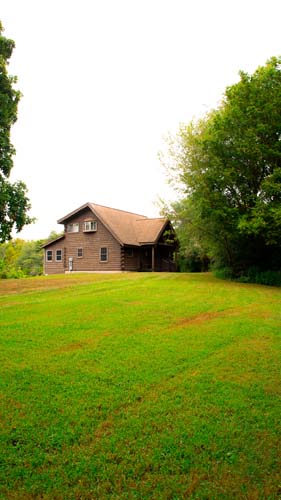 Spacious living area in Hillsboro cabin for sale