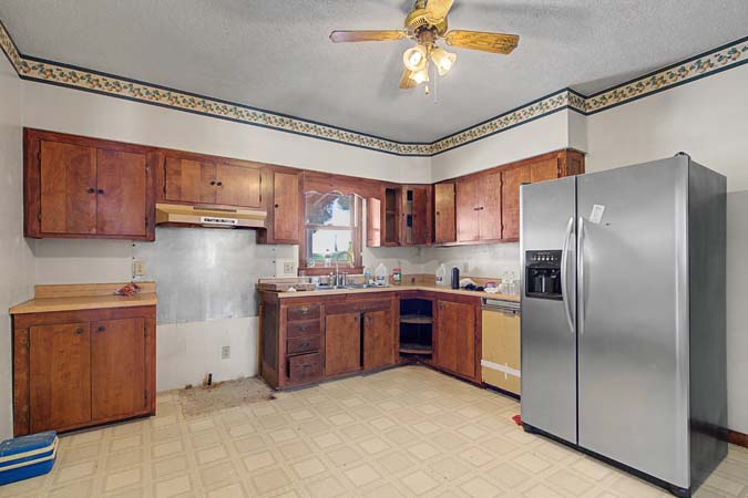 Backyard view with open ground and hunting habitat in Washington County Ohio