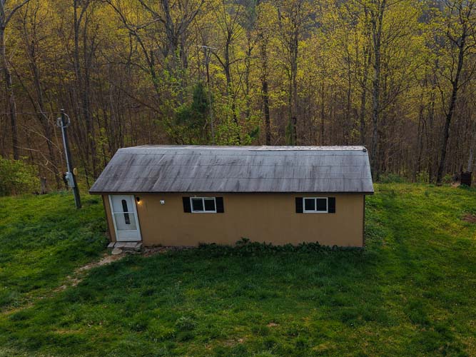 Peaceful retreat just 20 minutes from Huntington, WV