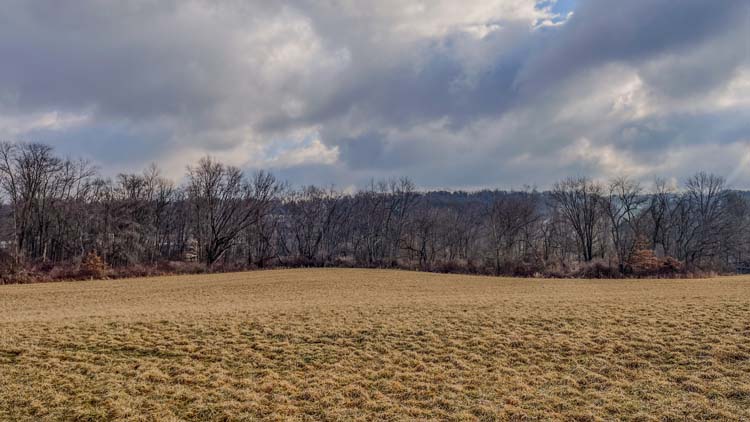 Prime building site overlooking valley